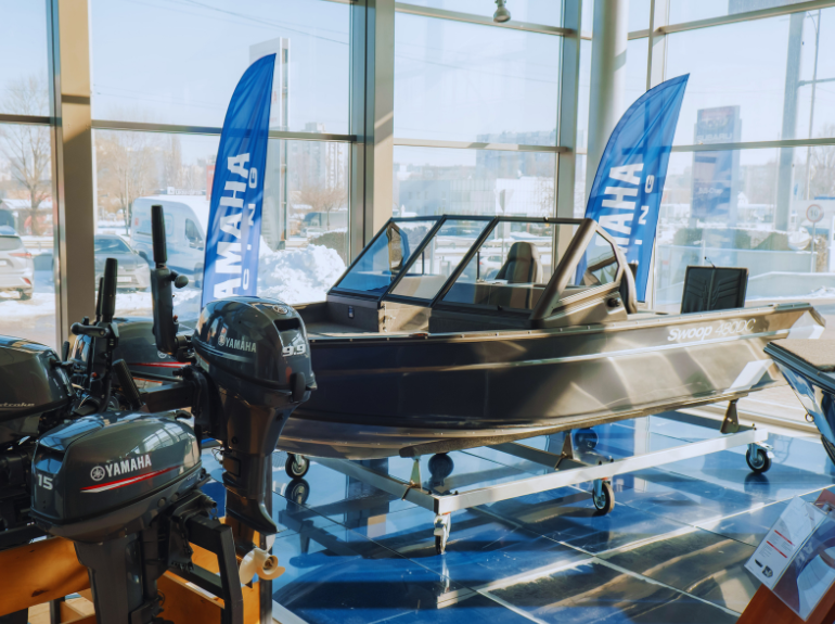 Човен Swoop 480 DC